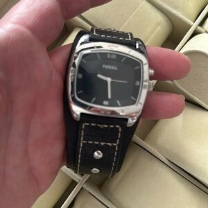 Mens fossil watch use a few times great condition just needs a battery